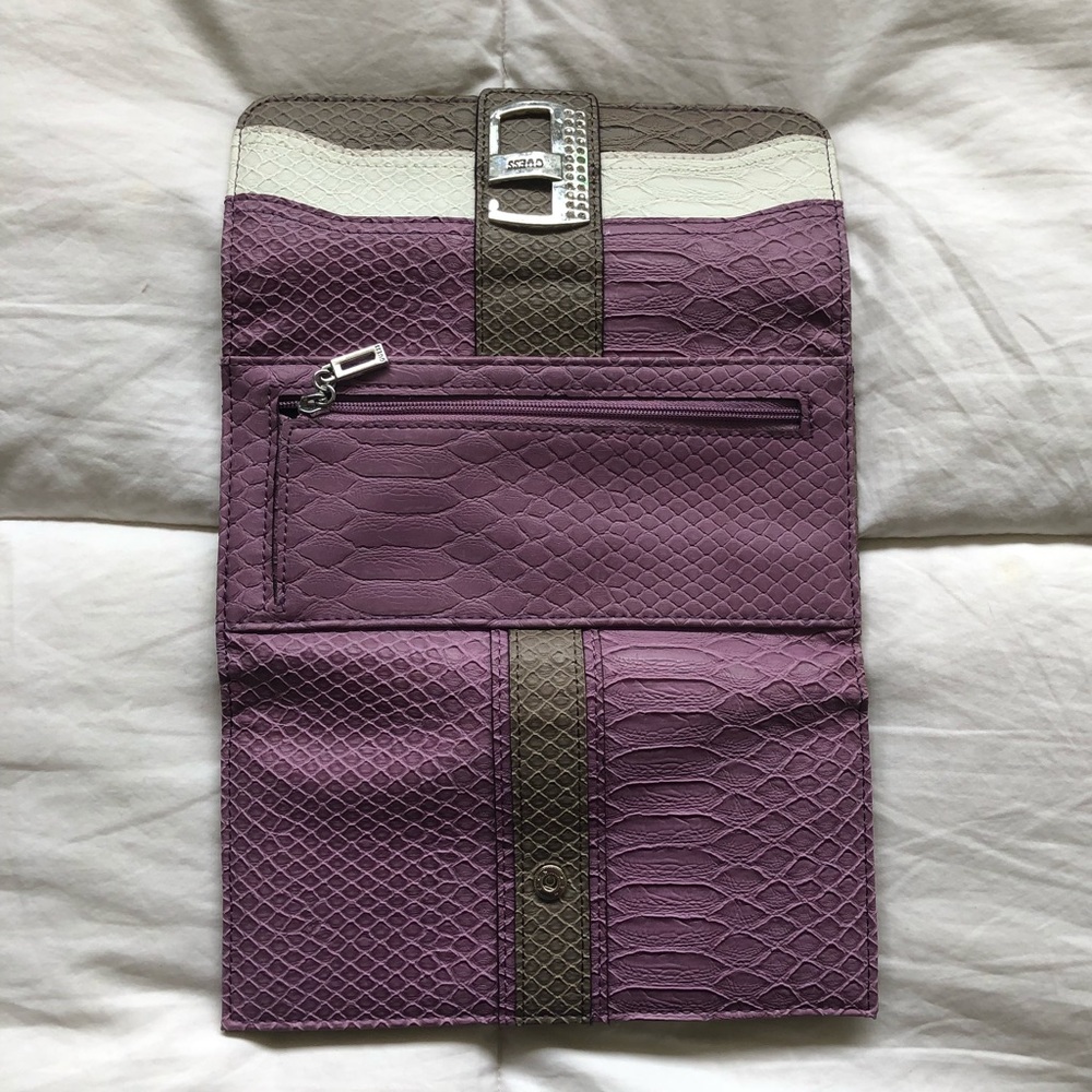 Guess Wallet - Picture 5 of 5